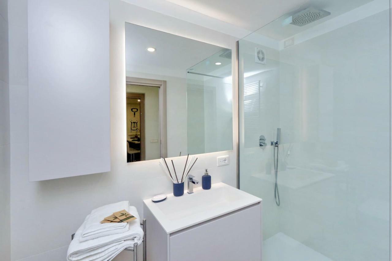 Green Terraced Apartment. 3 Stops From Colosseum Bagian luar foto