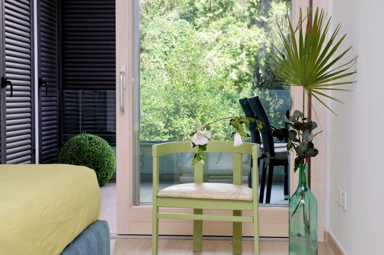 Green Terraced Apartment. 3 Stops From Colosseum Bagian luar foto